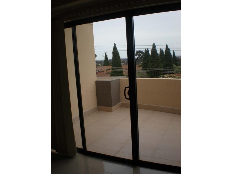 8/12 Hutton Street, Dandenong VIC 3175