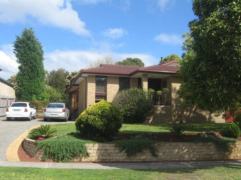 34 Monkhouse Drive, Endeavour Hills VIC 3802