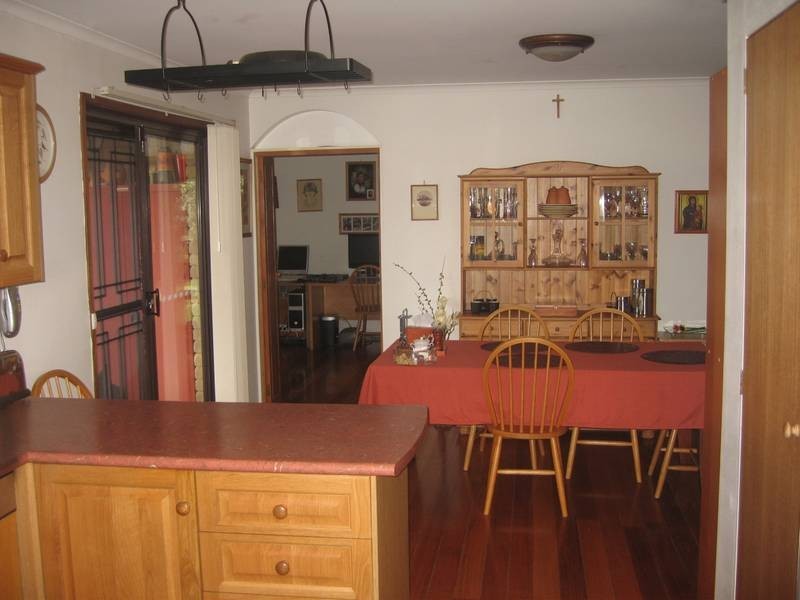 34 Monkhouse Drive, Endeavour Hills VIC 3802