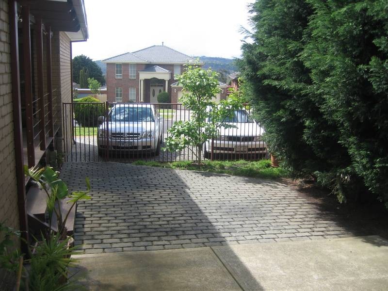 34 Monkhouse Drive, Endeavour Hills VIC 3802