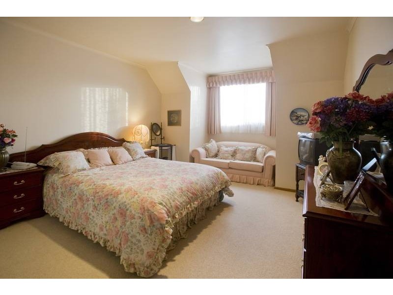 7 Plumpton Court, Endeavour Hills VIC 3802