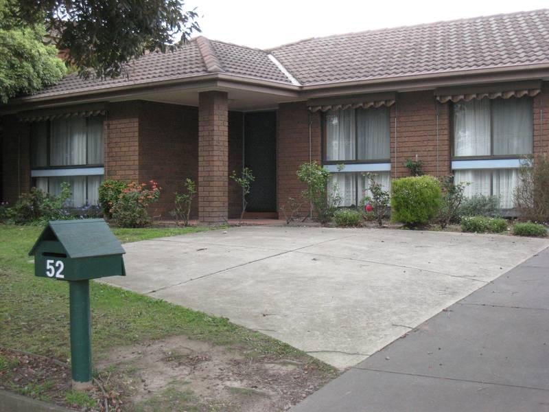 52 John Fawkner Drive, Endeavour Hills VIC 3802