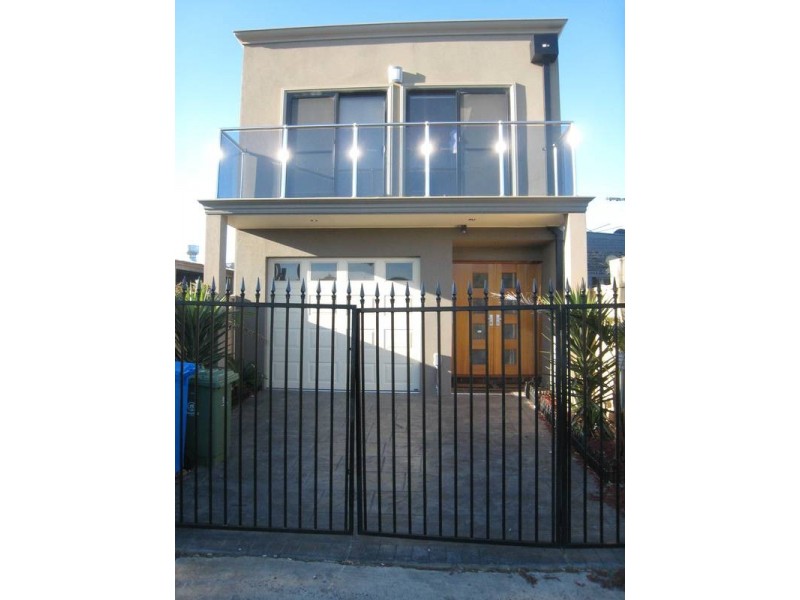 10 Glynda Street, Dandenong South VIC 3175