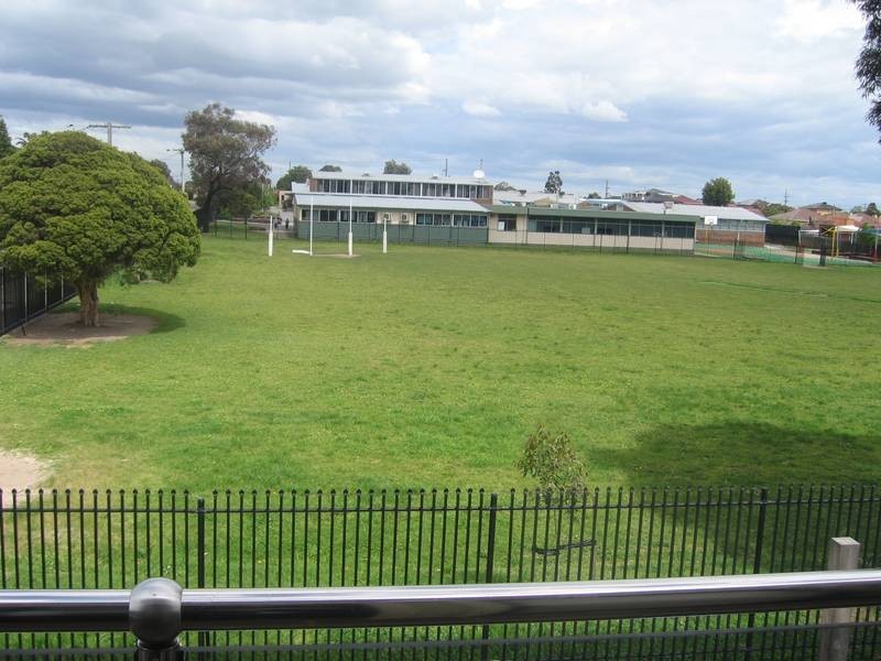 10 Glynda Street, Dandenong South VIC 3175