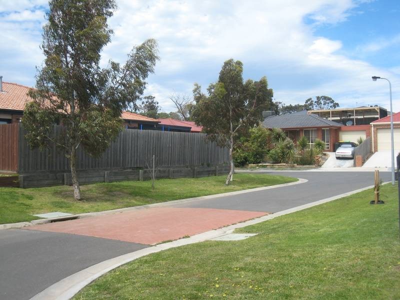 4 Lucy Place, Carrum Downs VIC 3201