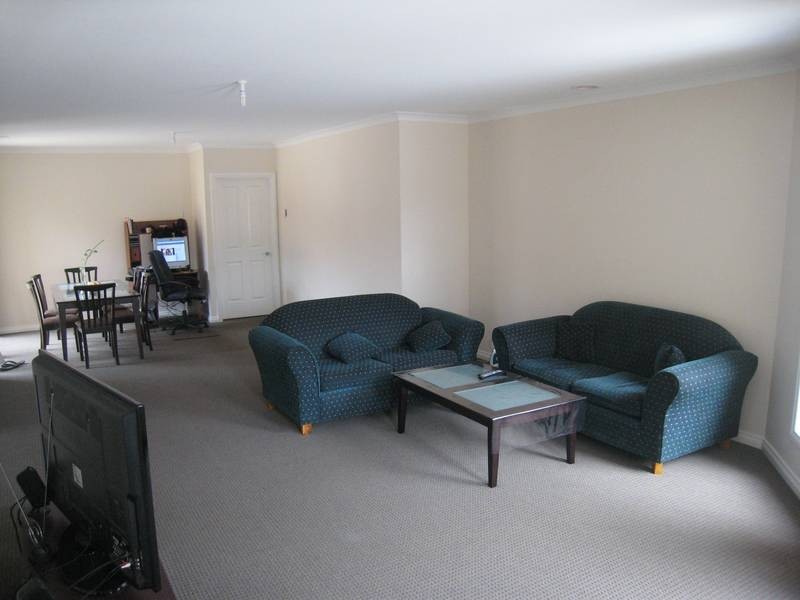 2/13 Rose Drive, Doveton VIC 3177