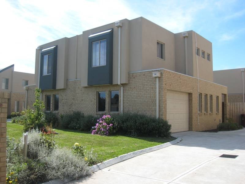13/109 McFees Road, Dandenong North VIC 3175