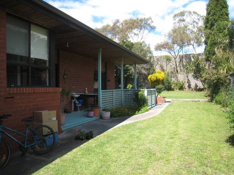 26 Bellbrook Drive, Dandenong North VIC 3175