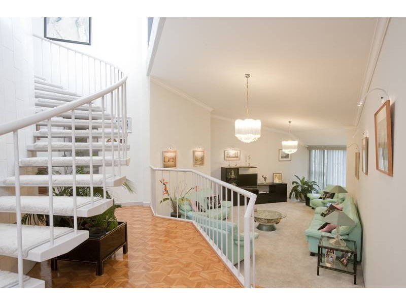 6 Sylvan Court, Dandenong North VIC 3175