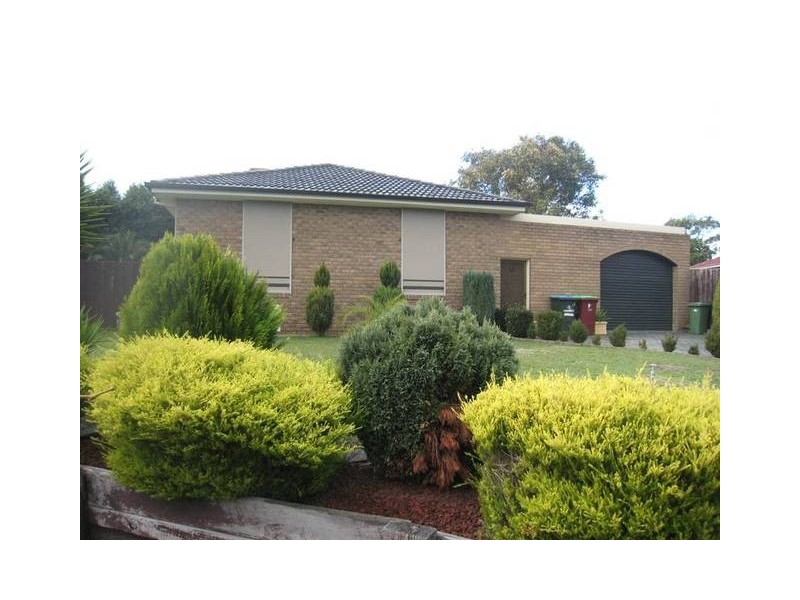 11 Stephens Close, Endeavour Hills VIC 3802