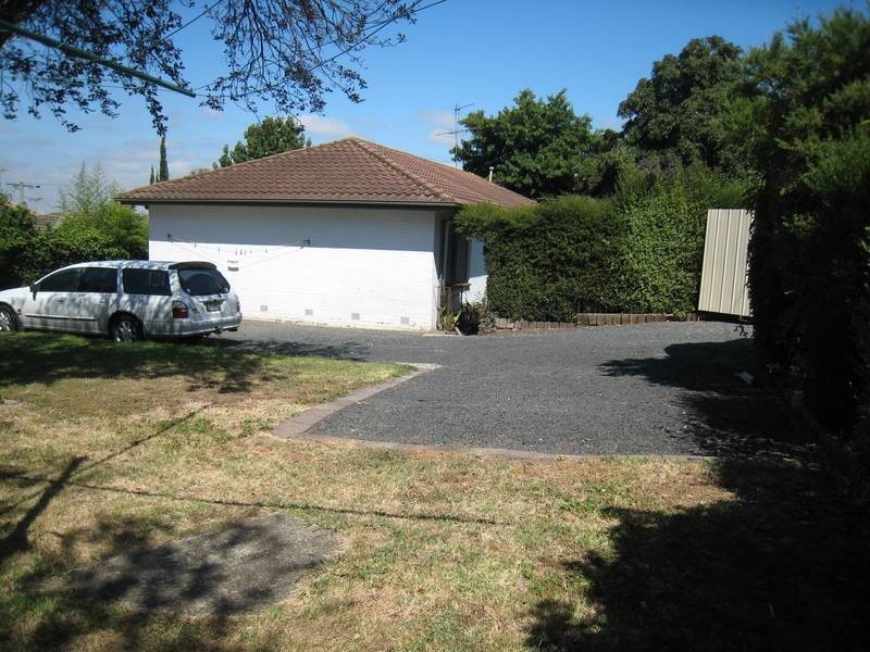 1 McLaughlan Avenue, Eumemmerring VIC 3177