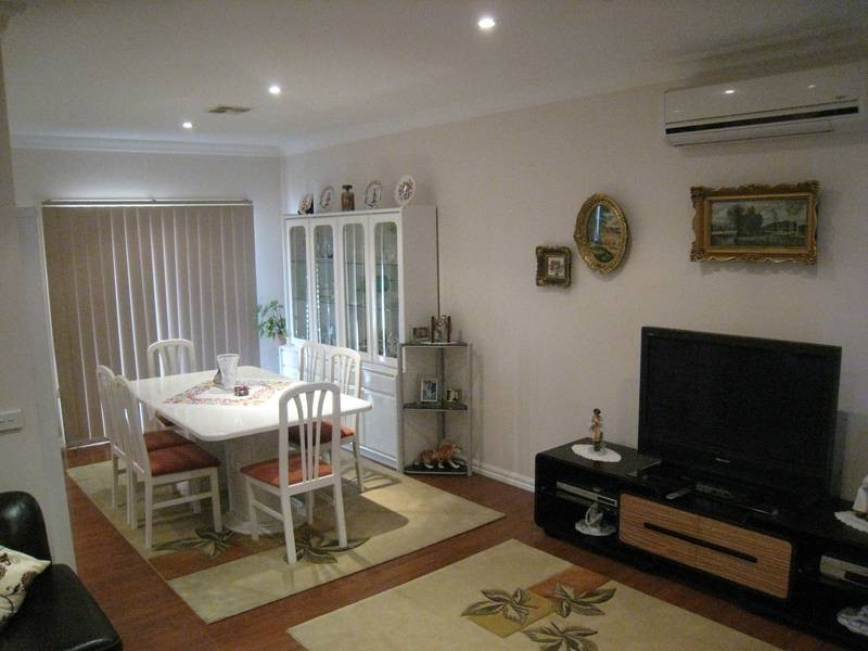 2/21 Rebecca Street, Doveton VIC 3177