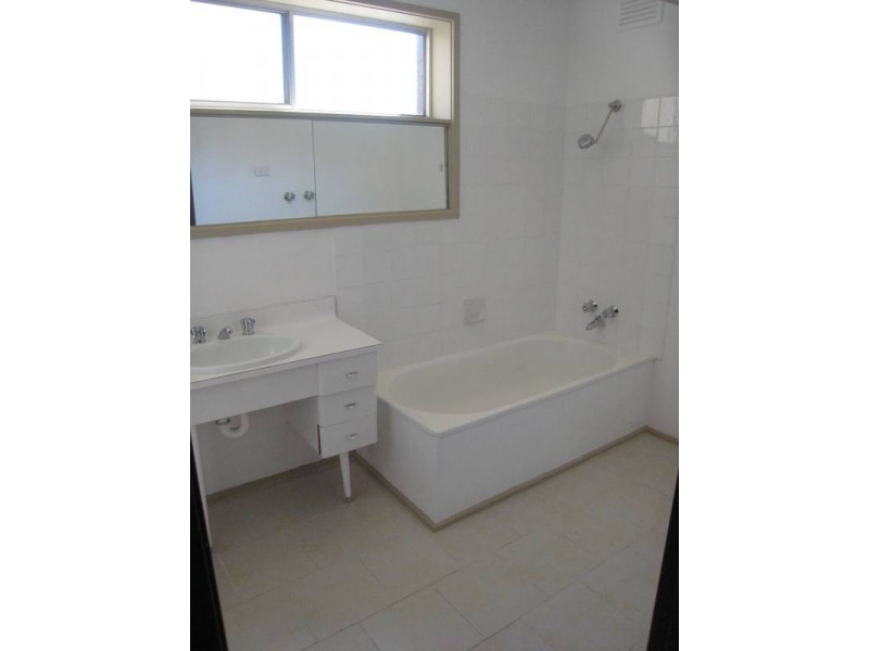 1/1 Potter Street, Dandenong VIC 3175