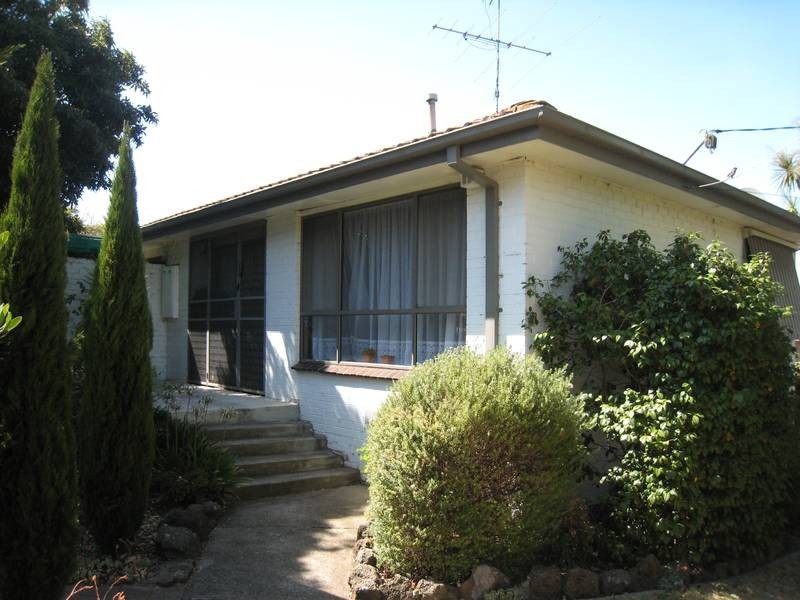 1 McLaughlan Avenue, Eumemmerring VIC 3177