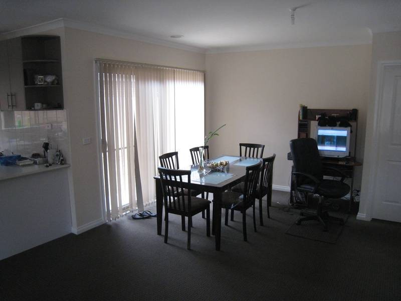 2/13 Rose Drive, Doveton VIC 3177