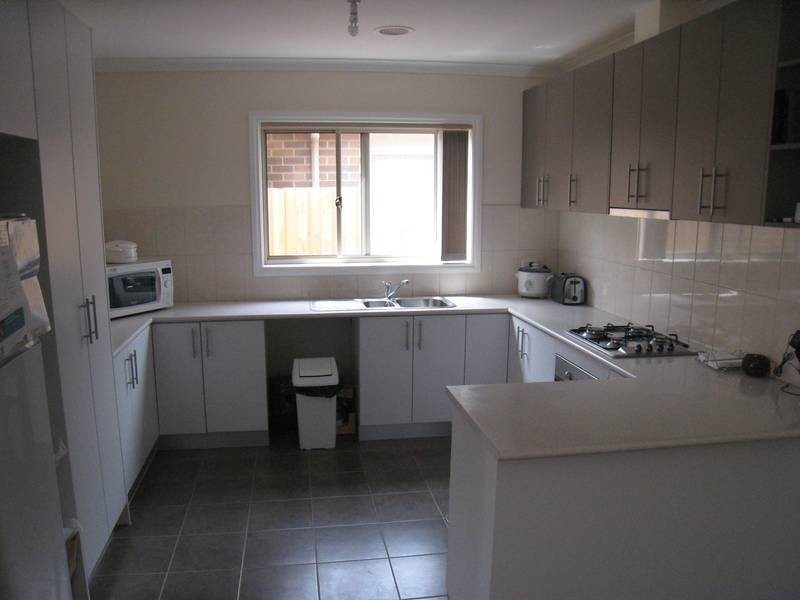 2/13 Rose Drive, Doveton VIC 3177