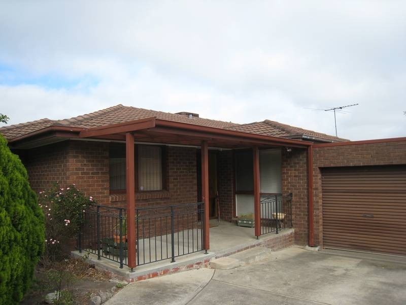 19 John Fawkner Drive, Endeavour Hills VIC 3802