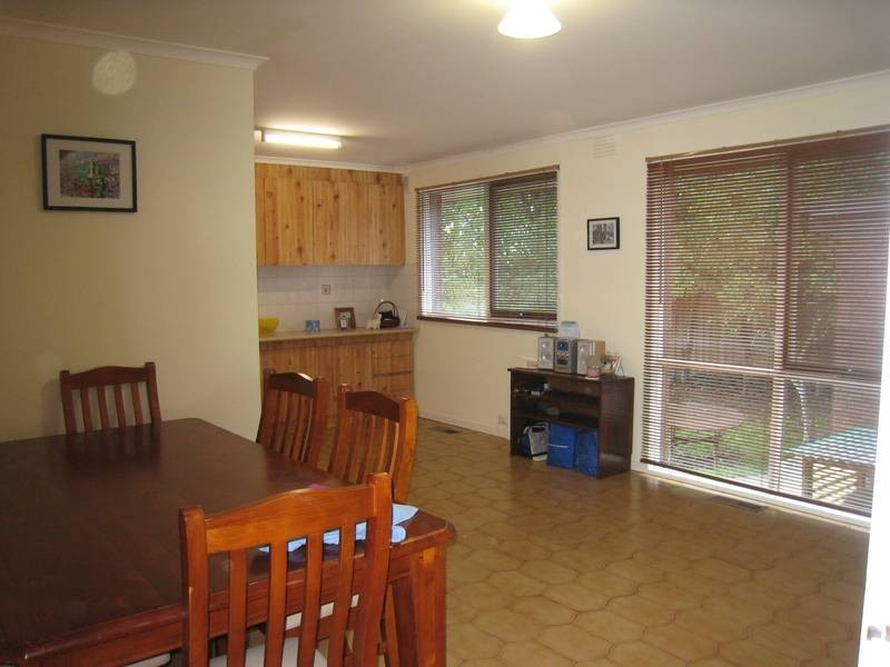 19 John Fawkner Drive, Endeavour Hills VIC 3802