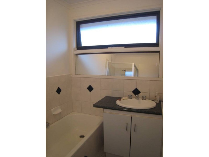 19 John Fawkner Drive, Endeavour Hills VIC 3802