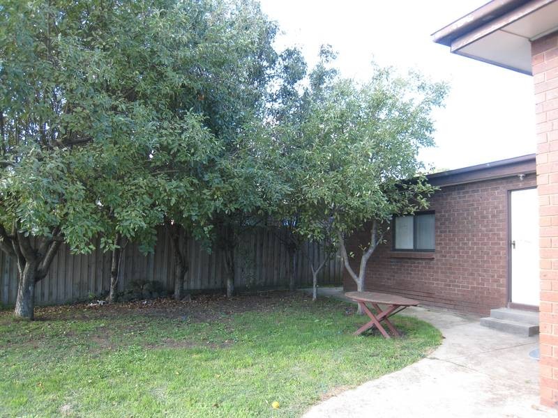 19 John Fawkner Drive, Endeavour Hills VIC 3802