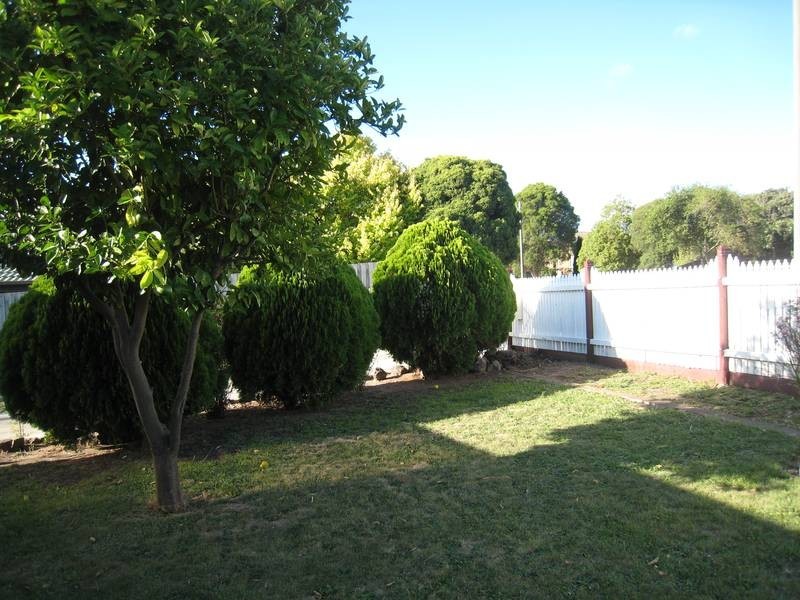 19 John Fawkner Drive, Endeavour Hills VIC 3802