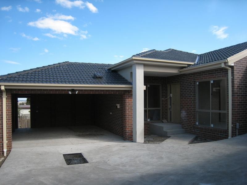 1/15 Sheoak Street, Doveton VIC 3177