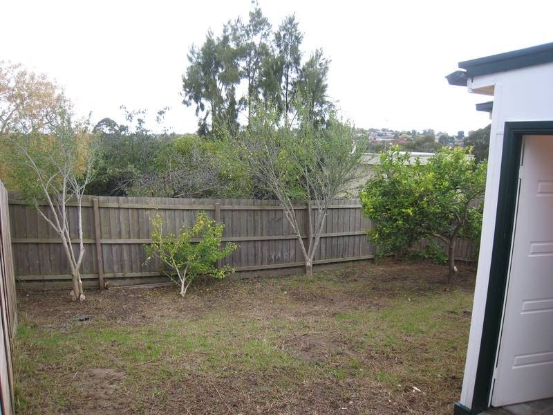2/35 Laurel Avenue, Doveton VIC 3177