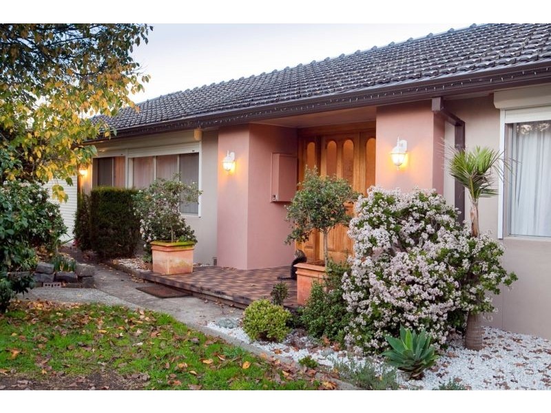 4 Sorbus Close, Endeavour Hills VIC 3802