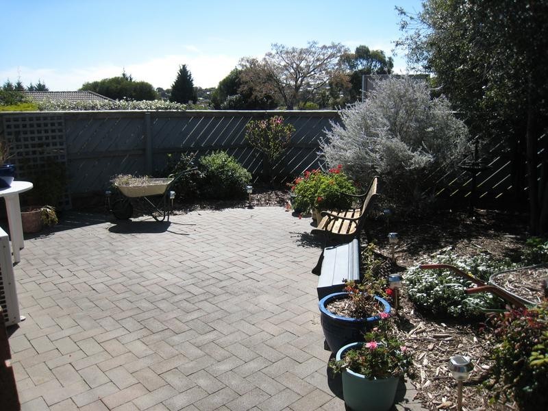 1/56 Arthur Phillip Drive, Endeavour Hills VIC 3802