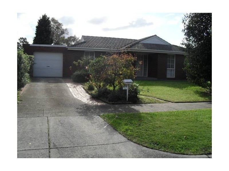 12 Holmbury Drive, Mulgrave VIC 3170