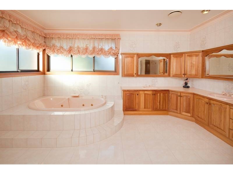 34-36 Fontaine Terrace, Narre Warren North VIC 3804