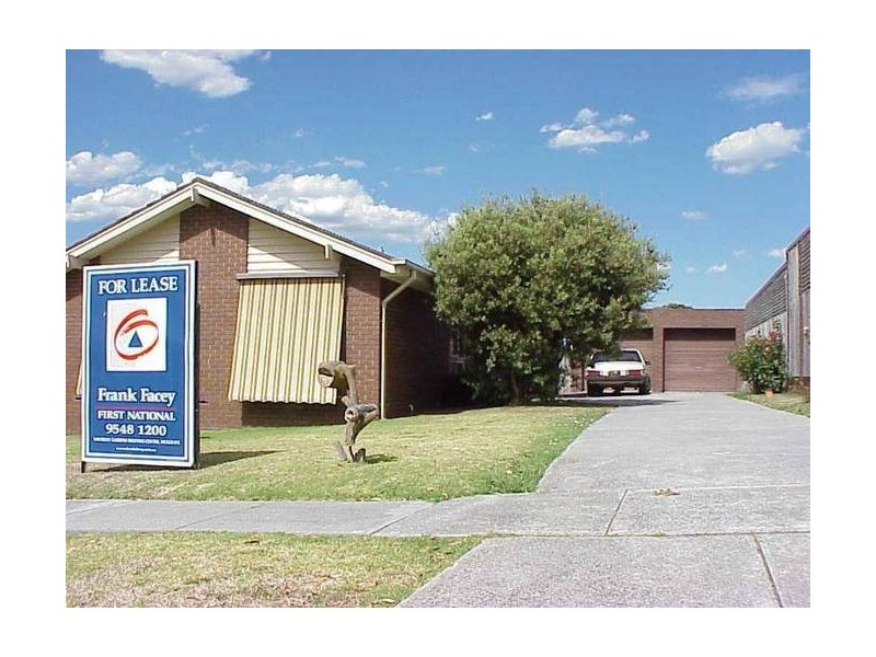 42 Fernbank Crescent, Mulgrave VIC 3170