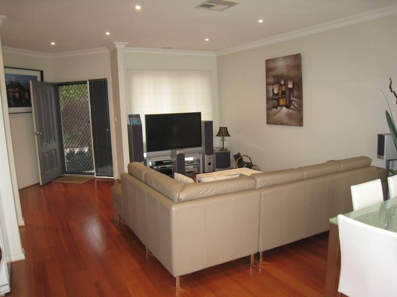 2/3 Koonalda Grove, Dandenong North VIC 3175