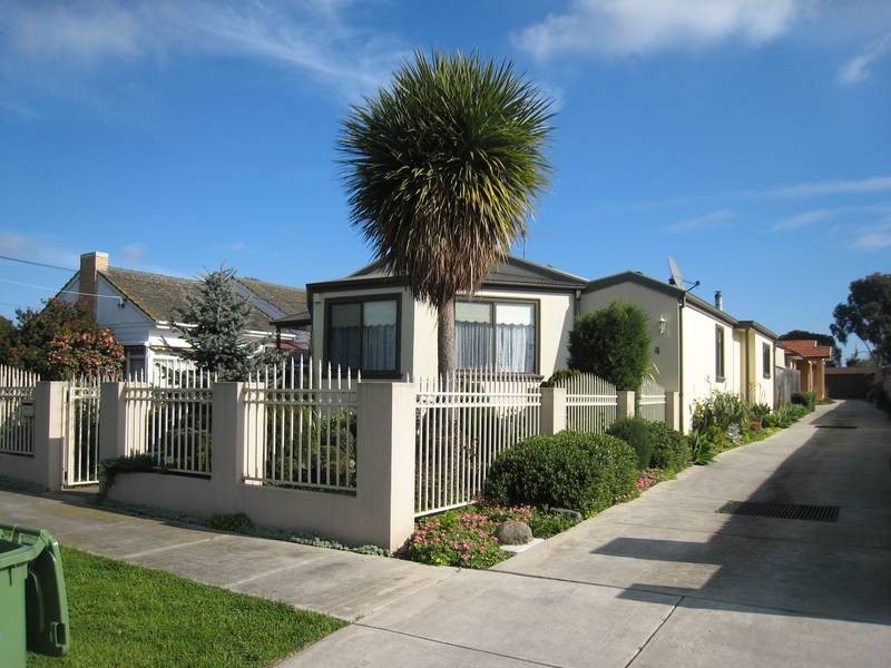 1/4 Easterleigh Court, Dandenong North VIC 3175