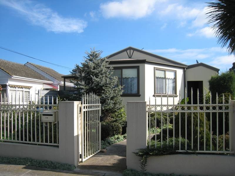 1/4 Easterleigh Court, Dandenong North VIC 3175