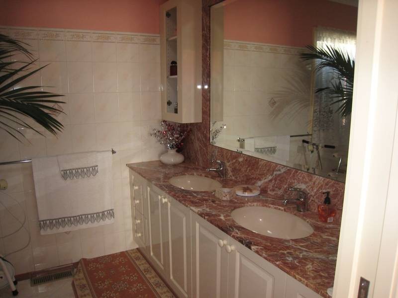 1/4 Easterleigh Court, Dandenong North VIC 3175