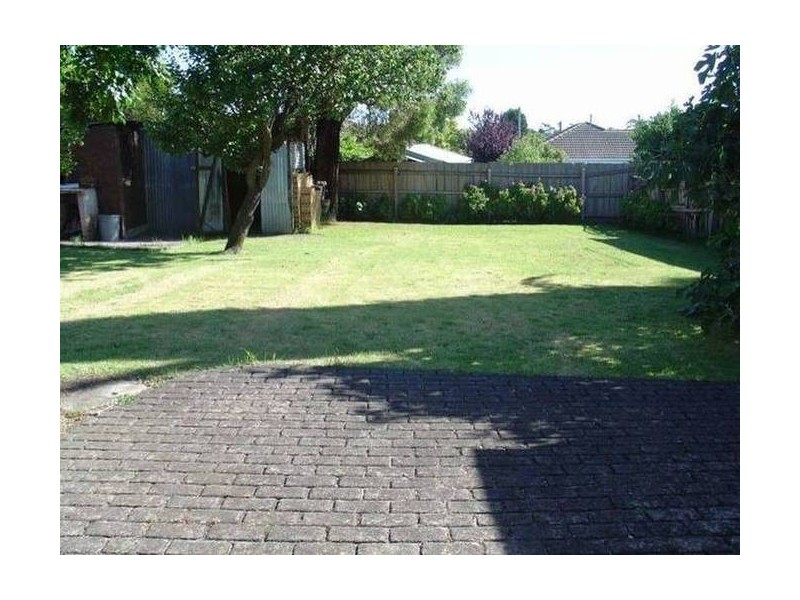 16 Elmhurst Street, Noble Park North VIC 3174