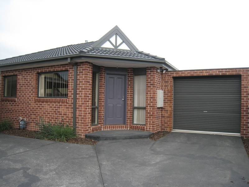 2/23 Hughes Crescent, Dandenong North VIC 3175
