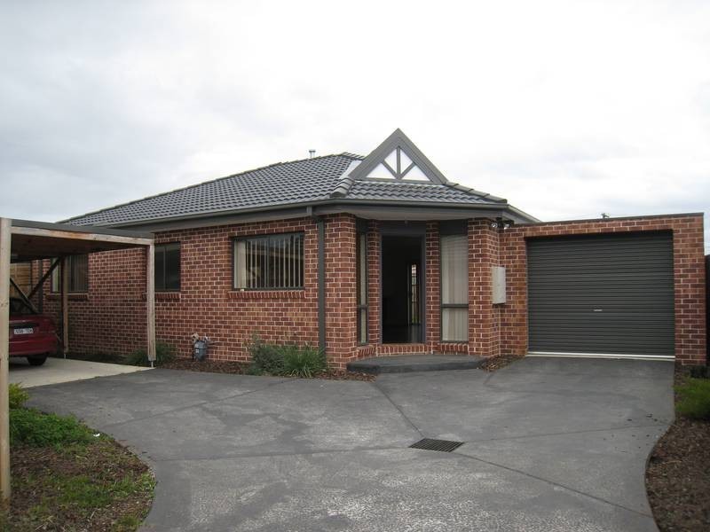 2/23 Hughes Crescent, Dandenong North VIC 3175