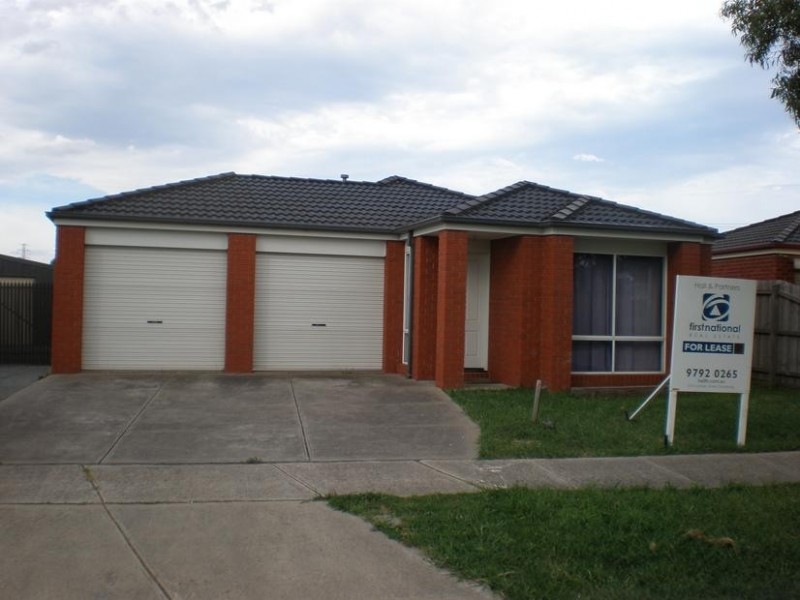 22 Linda Drive, Cranbourne West VIC 3977