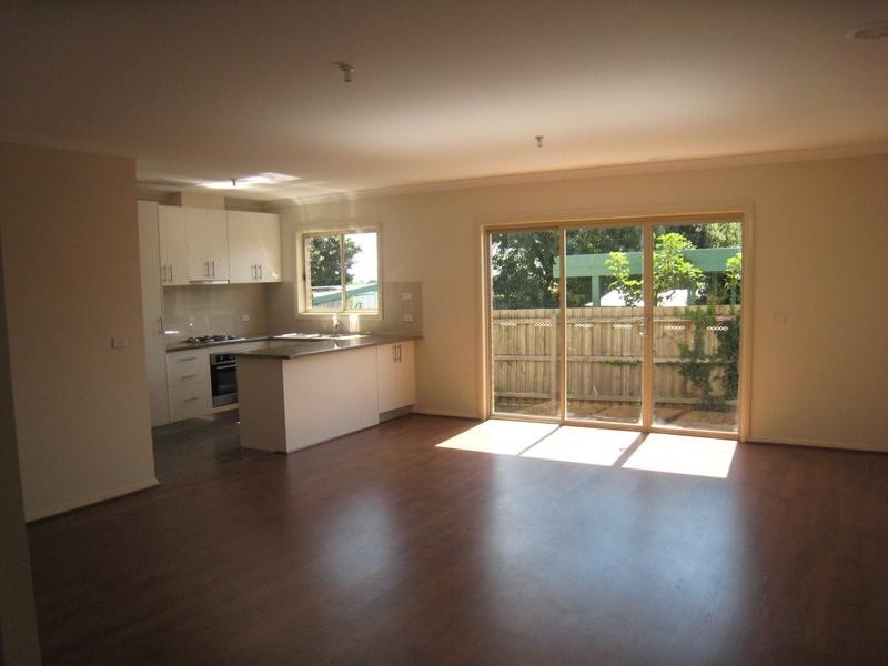 2&3/27 Louis Street, Doveton VIC 3177