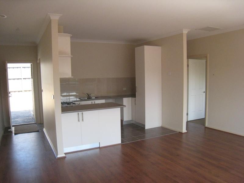 2&3/27 Louis Street, Doveton VIC 3177