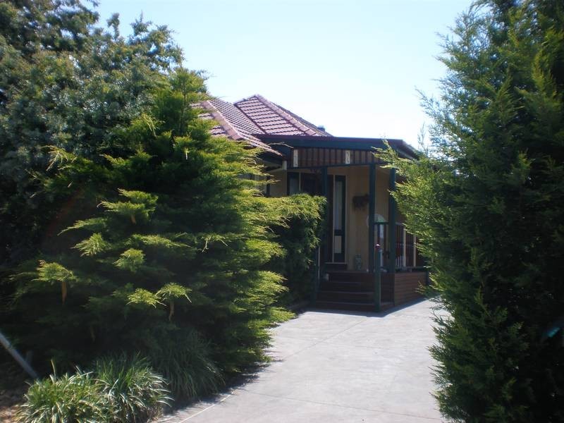 7 Warren Court, Dandenong North VIC 3175