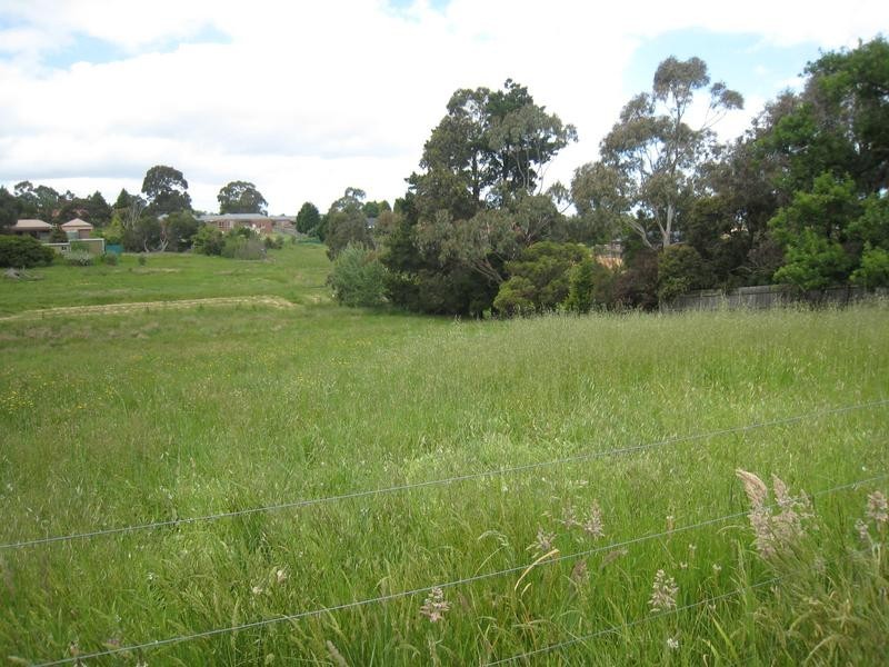 100 Heatherton Road, Narre Warren North VIC 3804