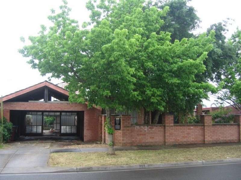 33 George Chudleigh Drive, Hallam VIC 3803