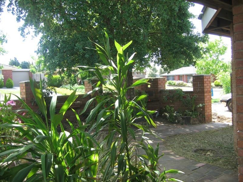 33 George Chudleigh Drive, Hallam VIC 3803