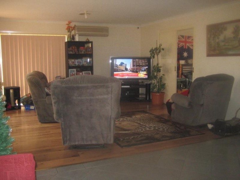 9 Greenlea Grove, Hampton Park VIC 3976