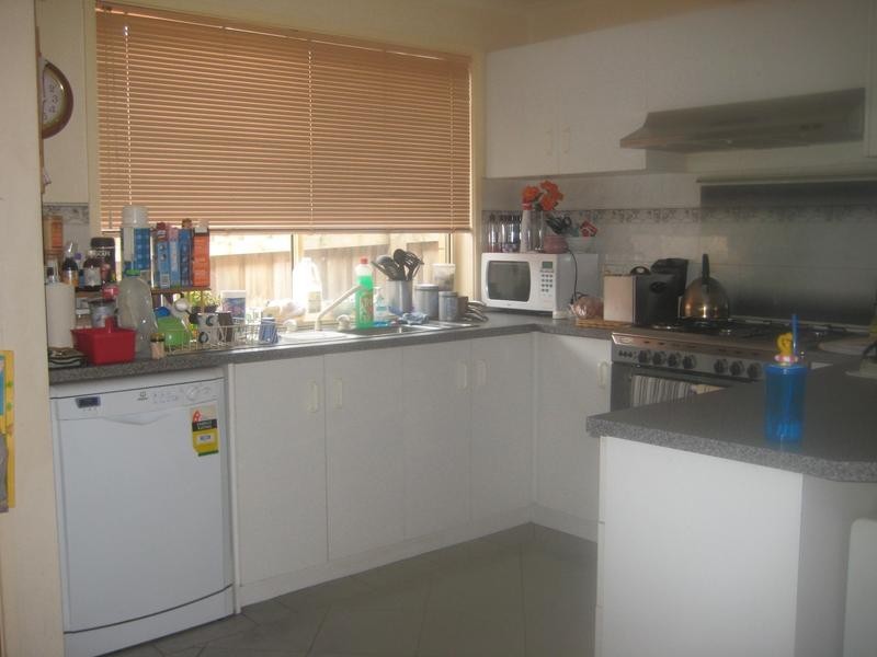 9 Greenlea Grove, Hampton Park VIC 3976