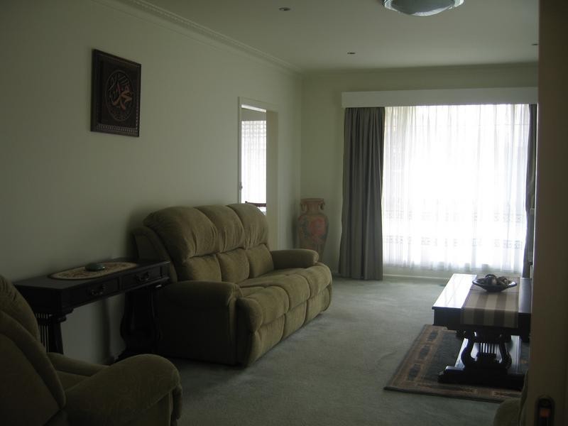 4 Rebecca Mac, Hallam VIC 3803