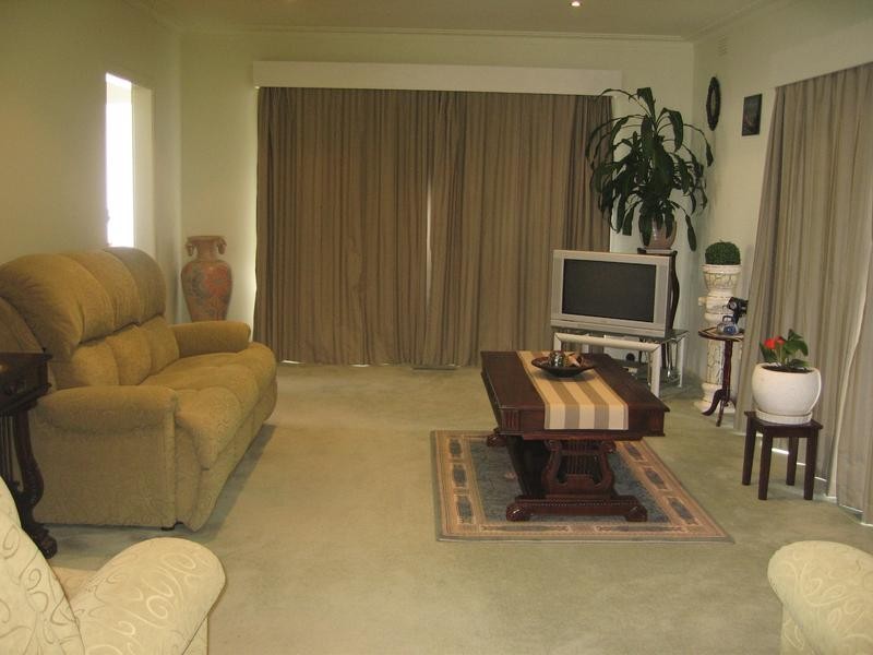 4 Rebecca Mac, Hallam VIC 3803